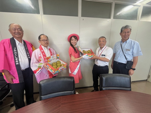 大果大阪青果表敬訪問の様子